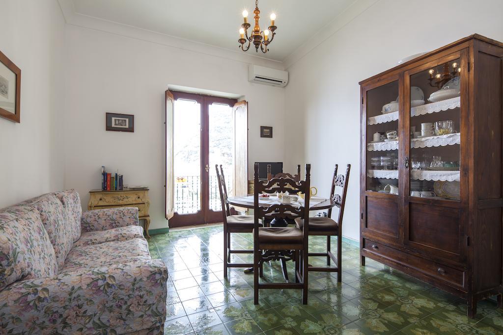 Casa Wanda Bed & Breakfast Positano Ruang foto